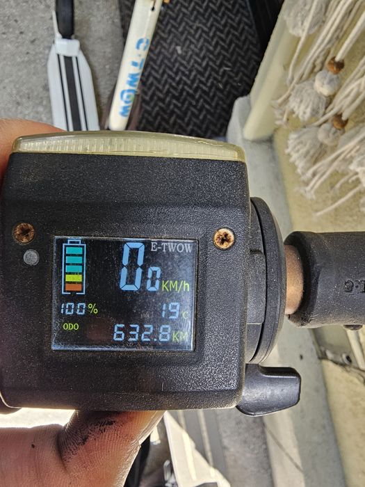 Trotinete e twow booster