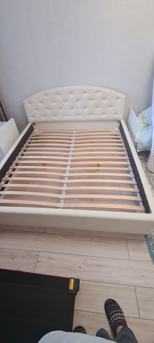 Кровать 2-х местный без матраса.