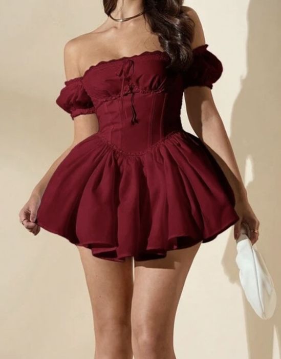 Нова рокля в бордо