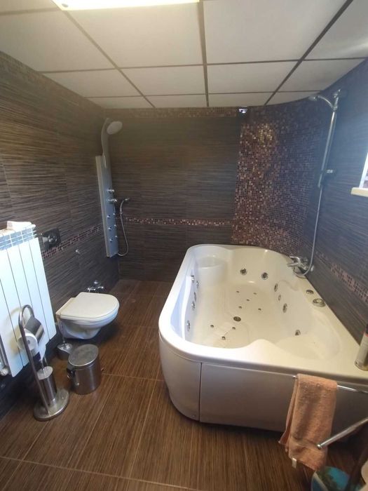 Дава се под наем Къща в Банкя - 330 кв.м за 1000 € - Снимка #8