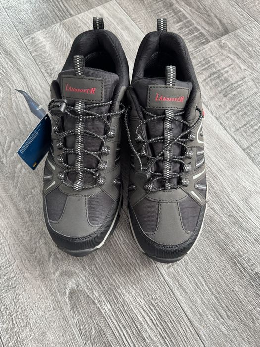 Продам кроссовки