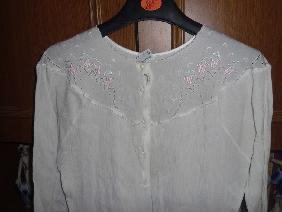 rochie in topit cu broderie
