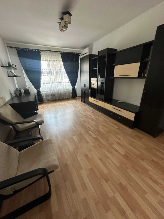 Ofer spre închiriere apartament cu 2 camere