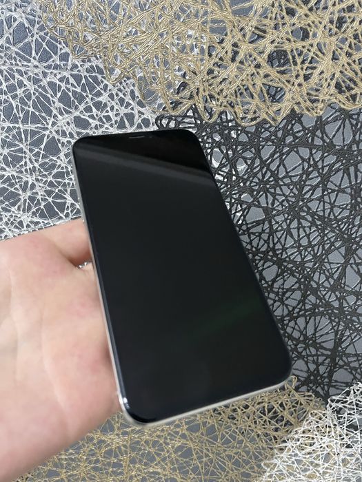 Продается IPhone X