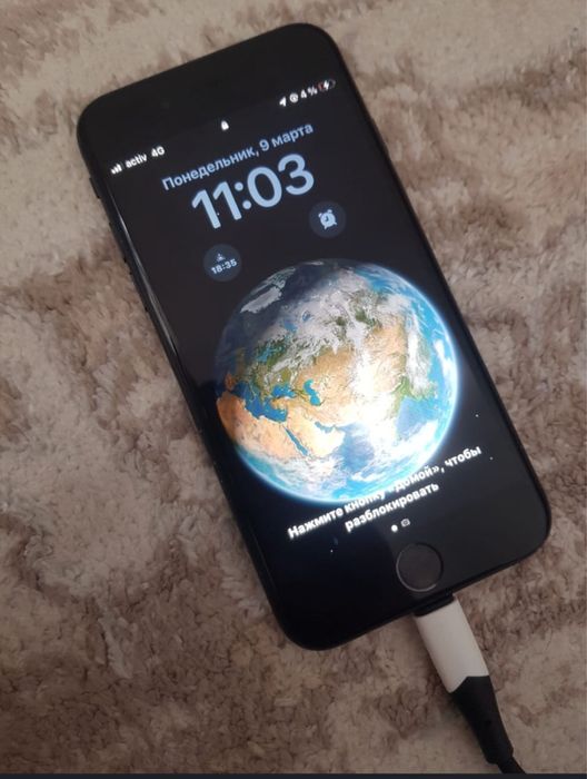 Продам Айфон se 2020