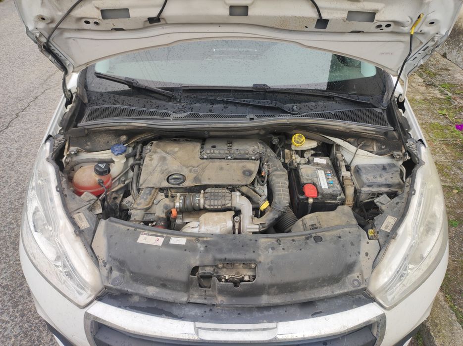 На части!!!Пежо-208,1.6HDI-75к.с.