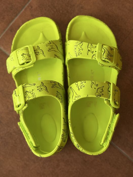 Детски сандали :)