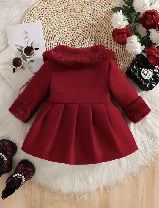 Продавам детско палто за момиче НОВО