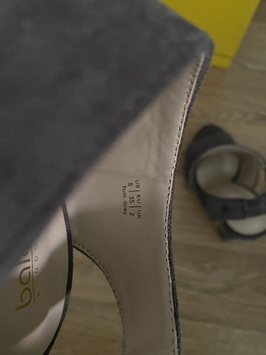 Продаю новые босоножки Baldi