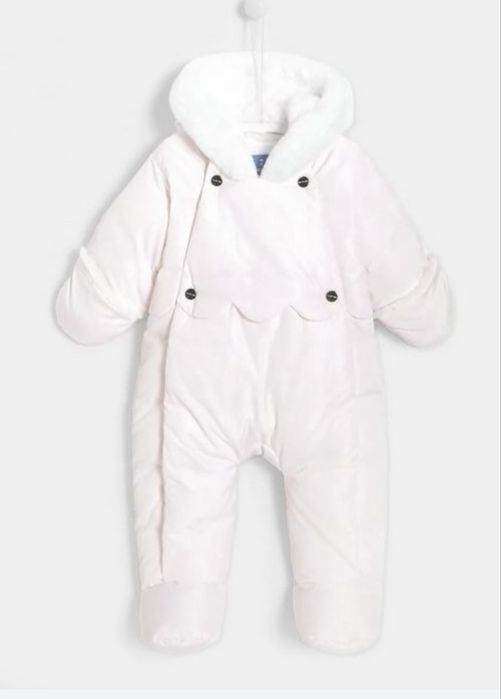 Продам комбинезон для девочки