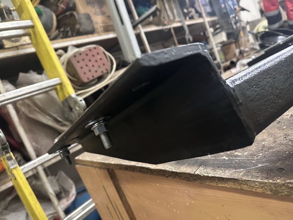 Фаркоп surf 130/185