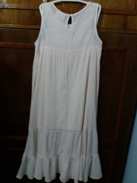 Rochie eleganta cu broderie H&M 146