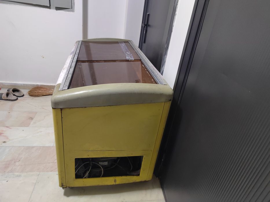 продам или поменяю на поменьше морозилку