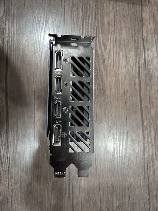 Видеокарта RTX 4060 Gigabyte OC (3 кулера)