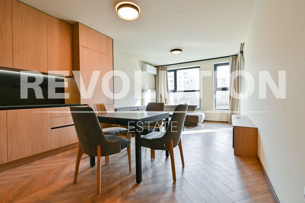 Дава се под наем Тристаен апартамент в София, Зона Б-5 - 97 кв.м за 1246.44 € - Снимка #1