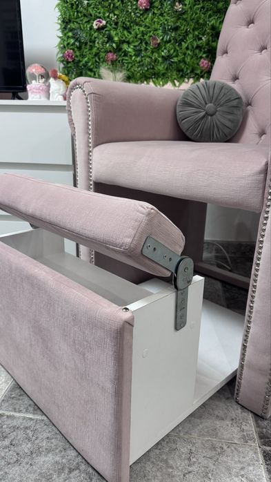 Дизайнерски стол за педикюр