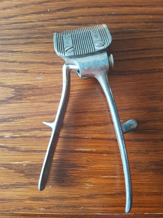 Продават се ръчни машинки за подстригване