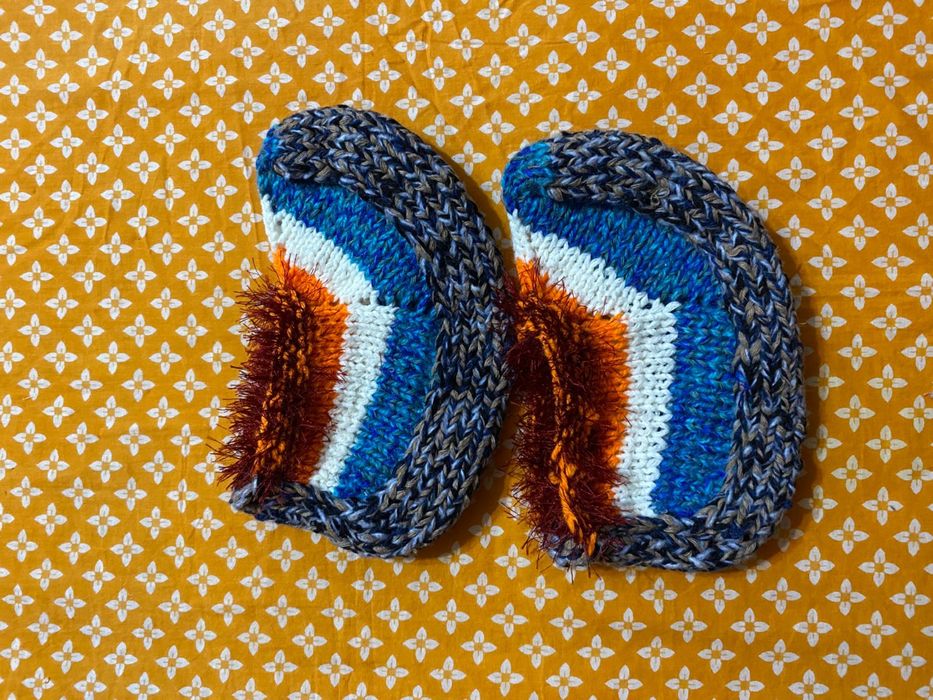 Продам носки и тапочки вязанные