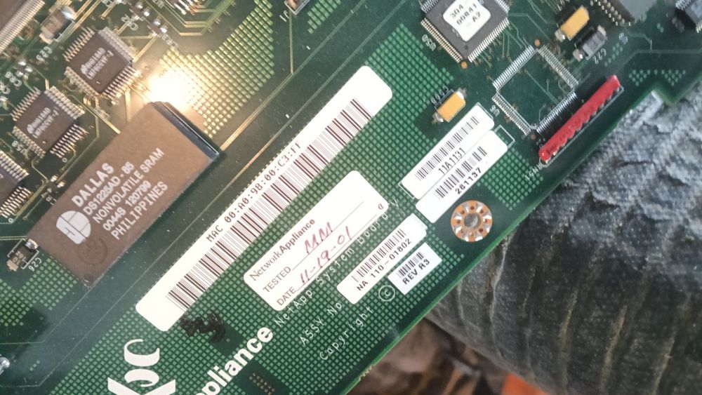 Placă NetApp / Network Appliance 2001 – raritate colecționari
Preț:
10