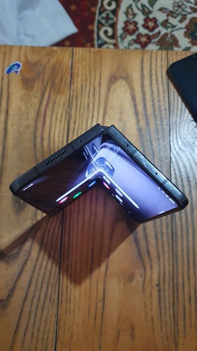 Samsung Z FOLD 5.  12/512