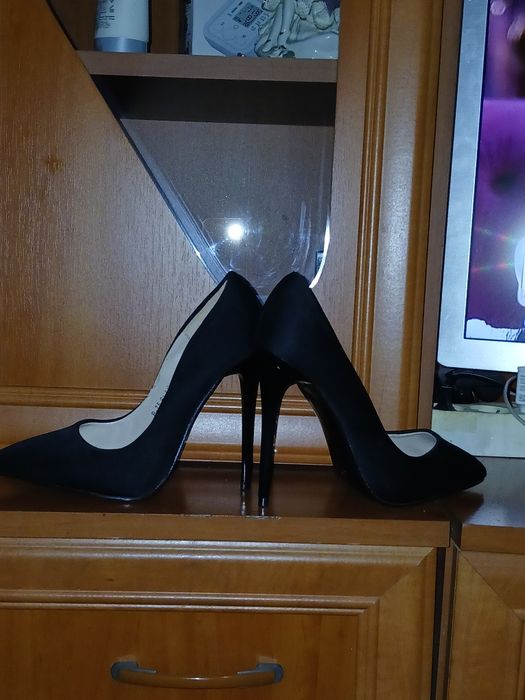 Pantofi eleganți cu toc subțire