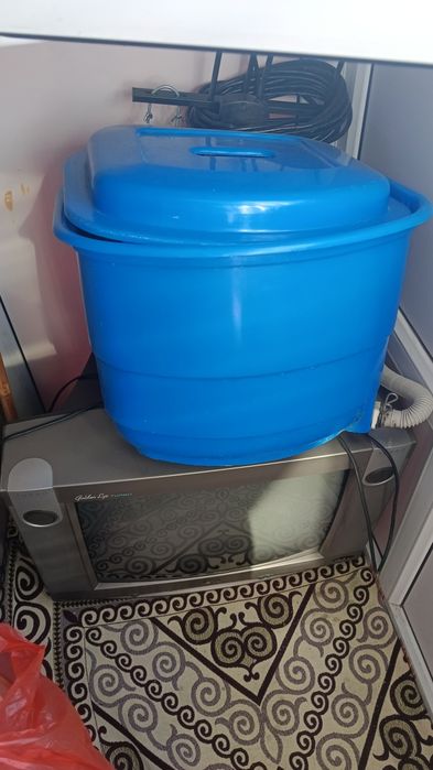Продам машинку и телевизор