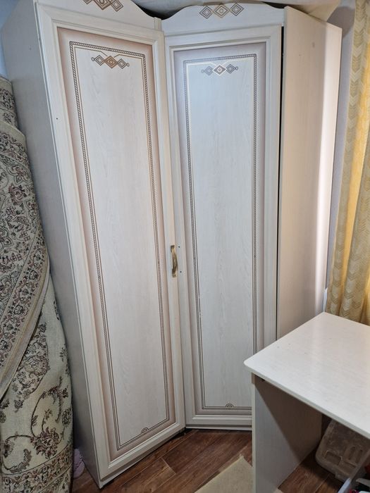 Срочно продам шкаф