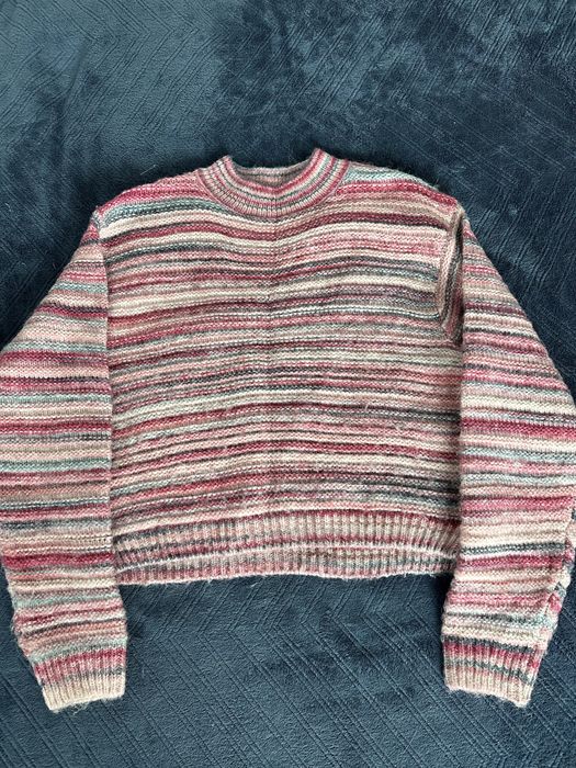 Продавам пакет дрехи за момиче 12–13 г. Възможен е разумен коментар.