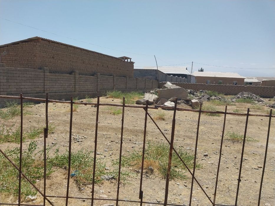 Zomin tumanida yer uchastka sotiladi