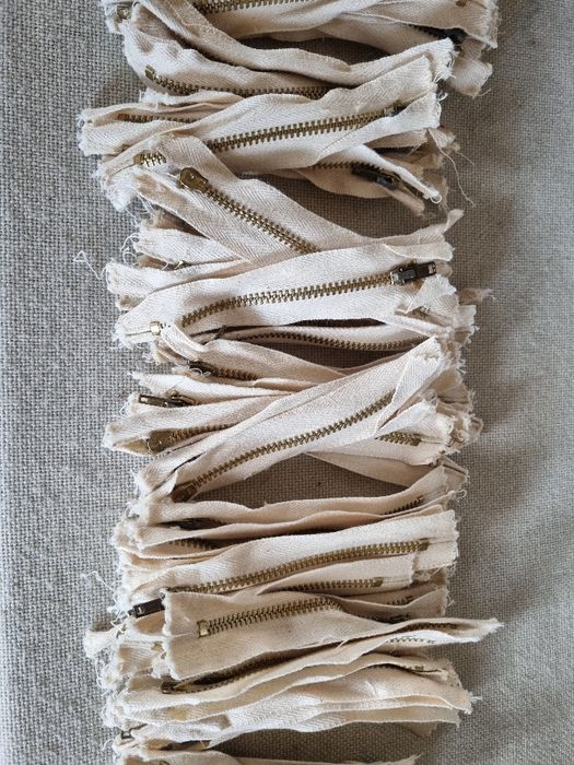 Pachet 80 buc Fermoare . 12 cm. Noi.