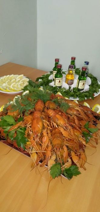 Живые и варёные раки