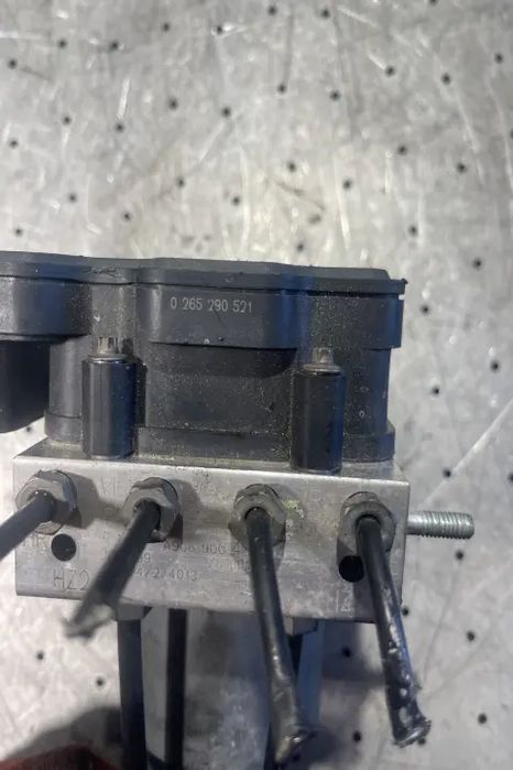 Pompa ABS A906 900 48 04 Mercedes-Benz Sprinter 2011