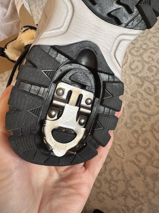 Продам зимние ботинки на мальчика