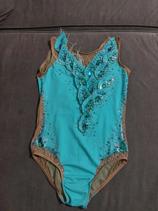 трико за художествена гимнастика