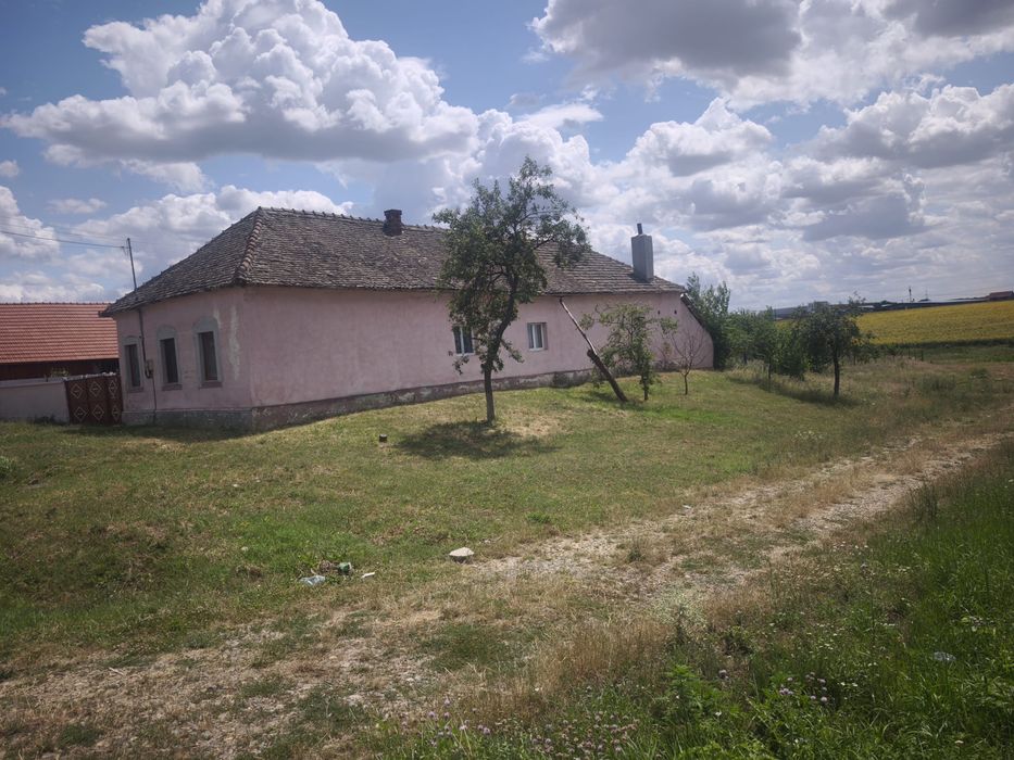 Vand casa sau schimb  cu apartament in arad