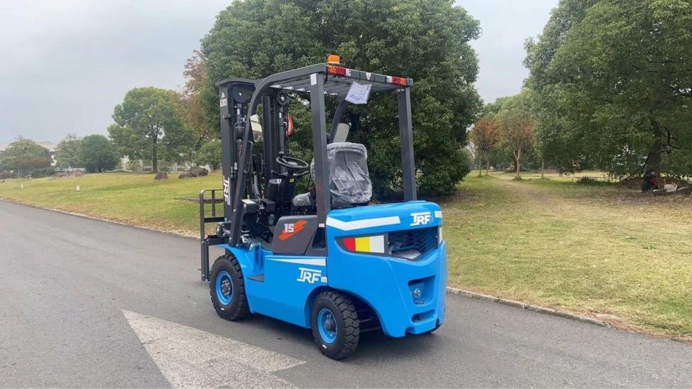 Вилочный погрузчик 1.5 тонн