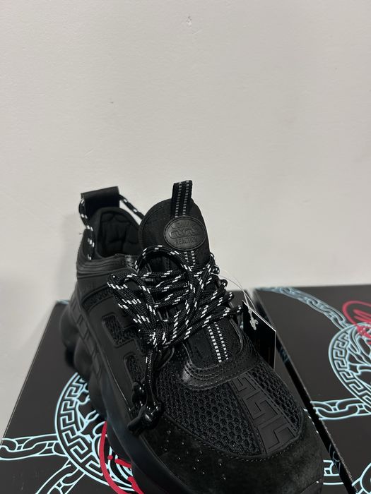 Versace chain reaction