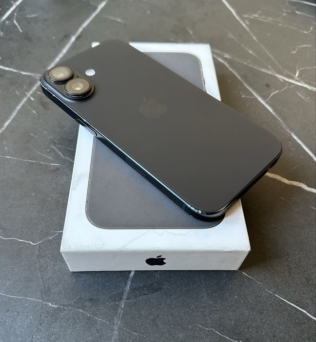 IPhone 16 Black 128GB Счупен екран