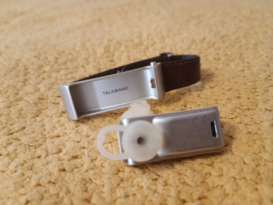 Слушалки, електронни часовници гривна Talkband