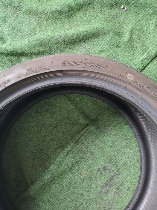 235 35 19 vara Bridgestone