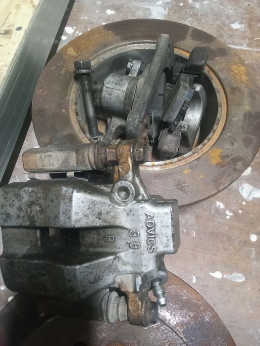 Тормозные диски Супорт. Колотки  . От камри40