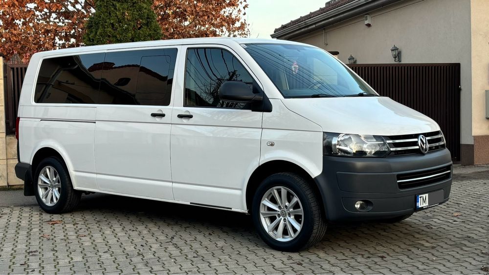 Volkswagen Caravelle T5 2014 4X4 2.0 140CP Extra-Lung 8 Locuri (T6)