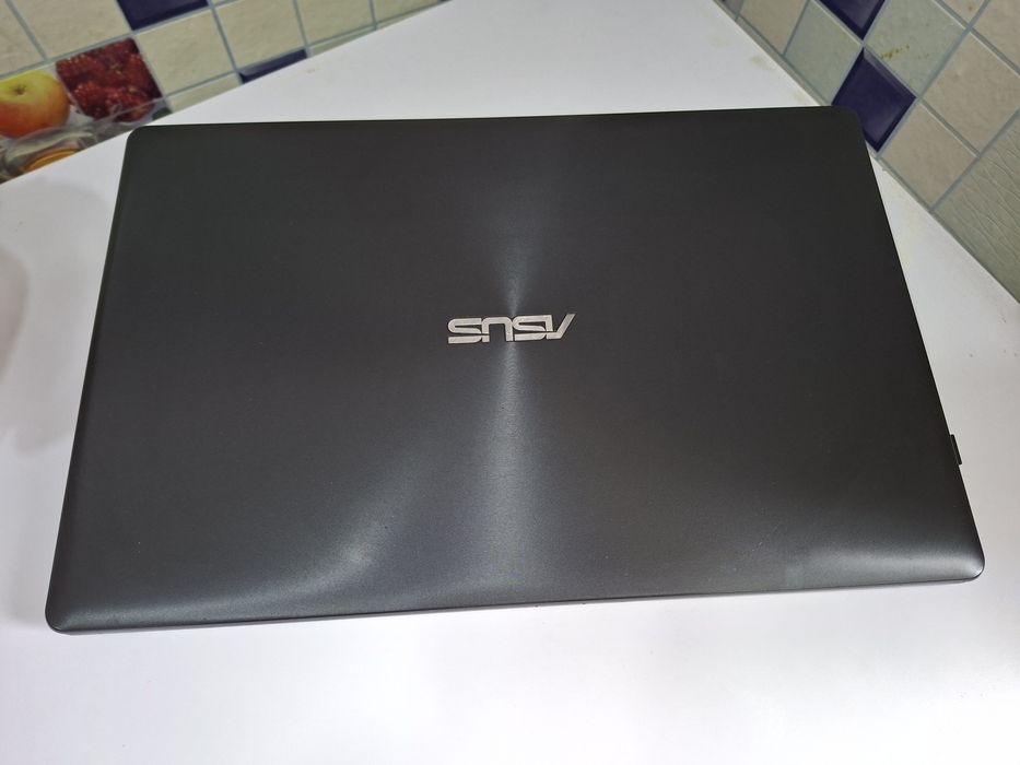 Ноутбук ASUS 550LB