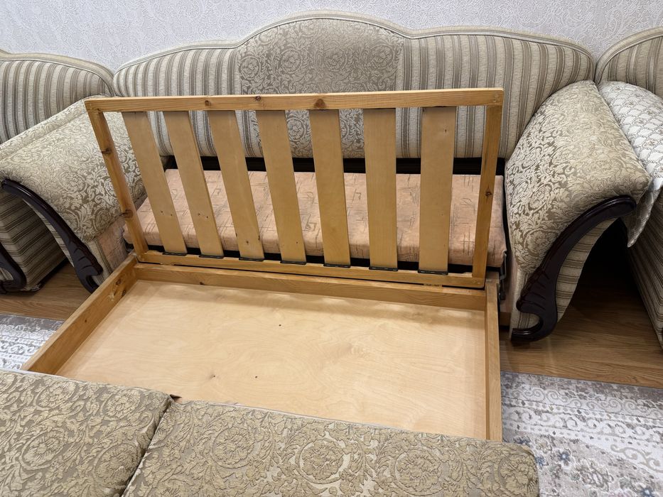 Продается комплект диванов