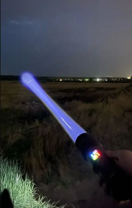 Фонарь прожектор очень мощный