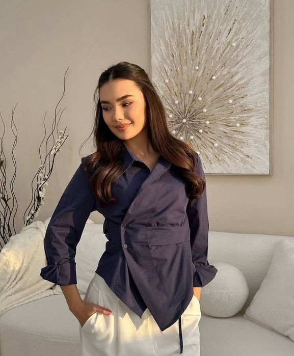 В наличии рубашка