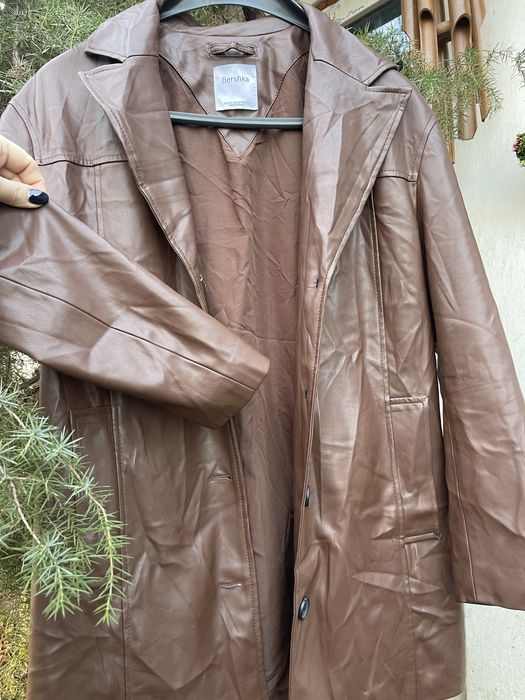 Trench/ jacheta imitatie de piele Bershka ( XS )