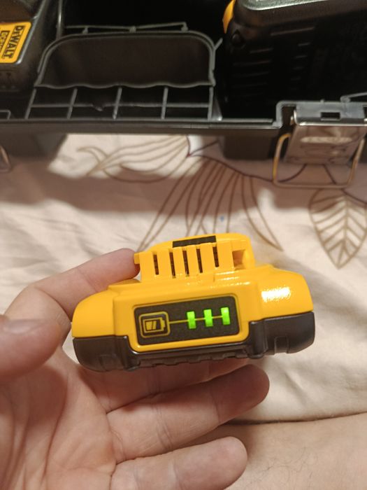 Masina  de insurubat DEWALT 18V XR – ABSOLUT NOUA