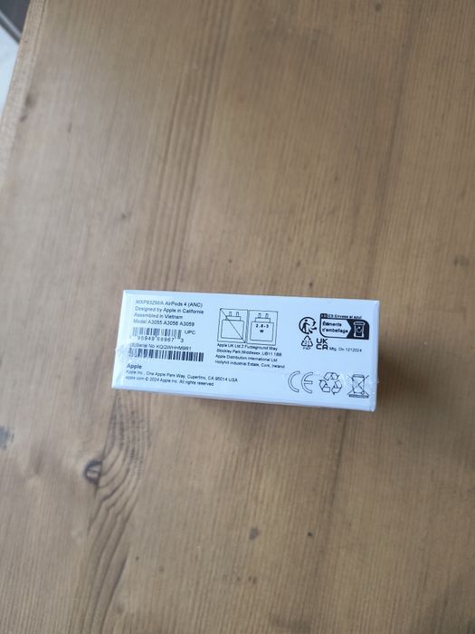 Слушалки Airpods 4