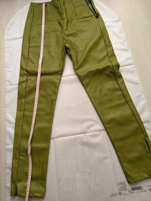 Pantaloni piele ecologică verde olive – mărime 38 (potriviți S) – NOI